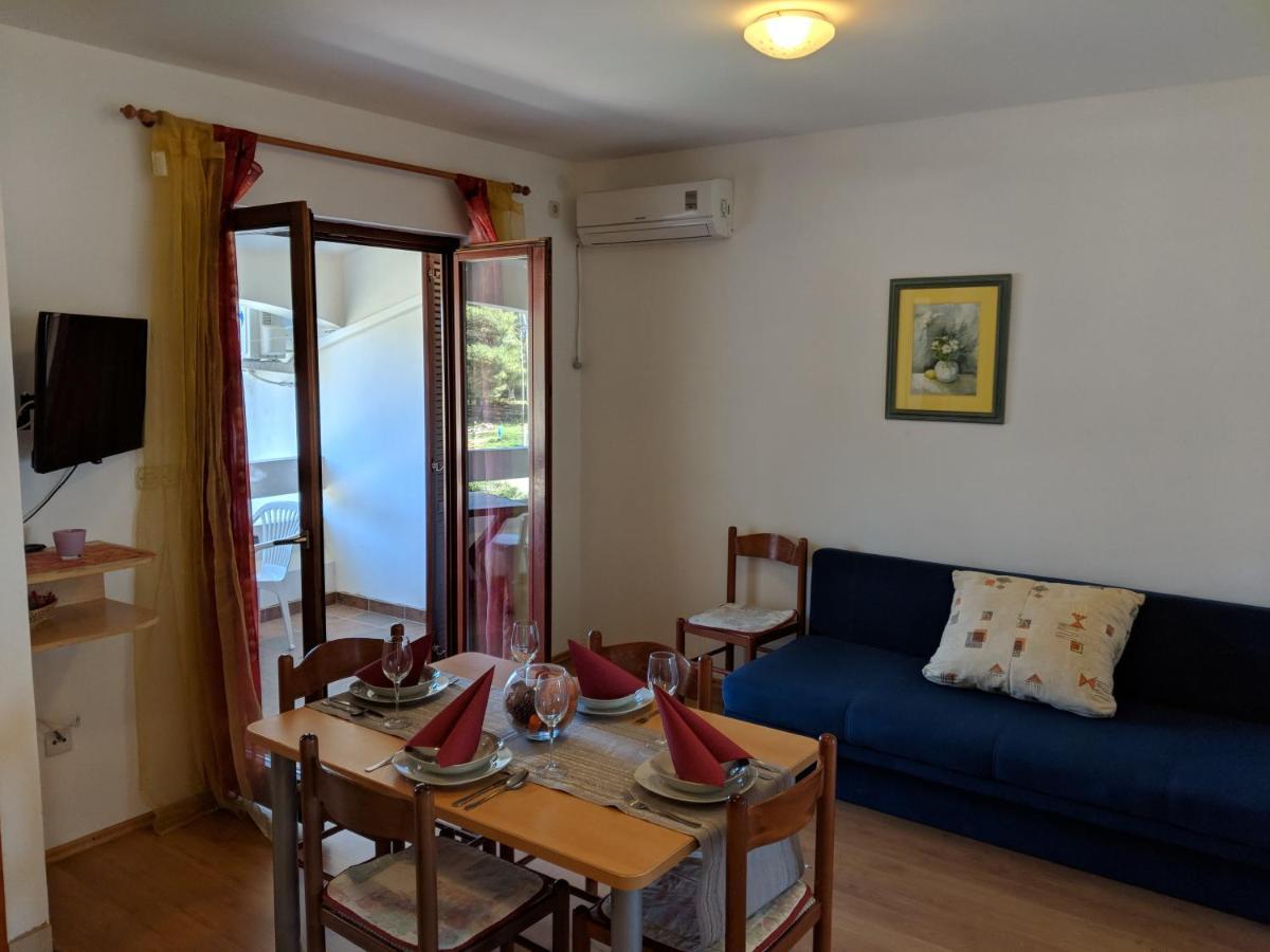 Apartmani Cosic Ante Dobropoljana Екстериор снимка