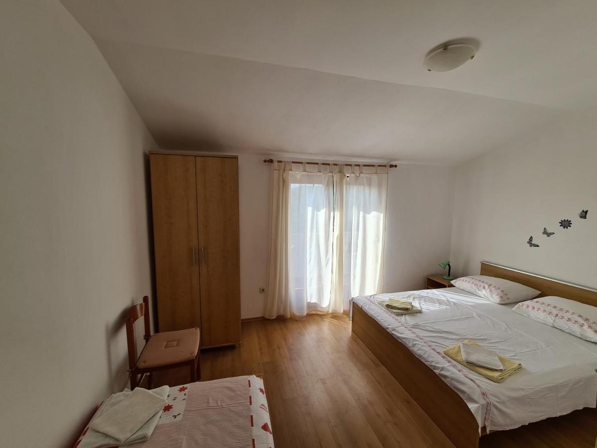 Apartmani Cosic Ante Dobropoljana Екстериор снимка