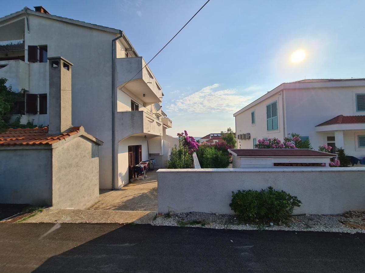 Apartmani Cosic Ante Dobropoljana Екстериор снимка